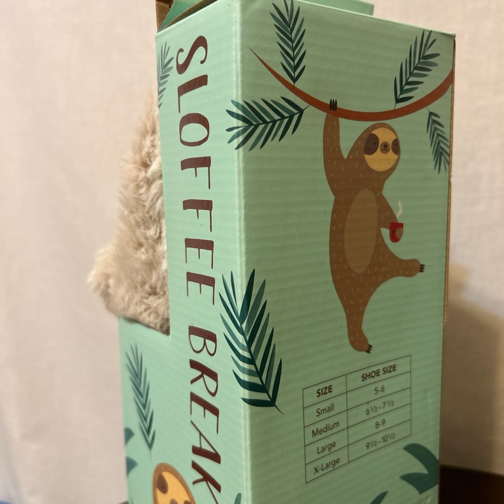Novelty Sloth Plush Slippers Ladies Medium 6.5-7.5 Tan Faux Fur NWT In Box - Picture 6 of 6